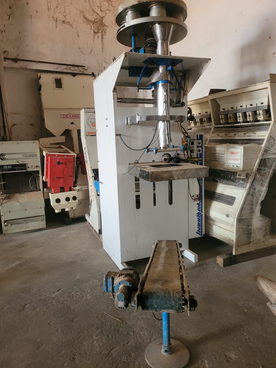Empacotadora marca Indumaq DE-5000 para açúcar